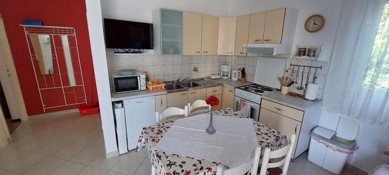 Pahljina Apartments Palit Екстер'єр фото