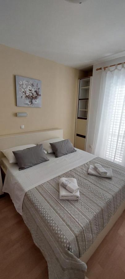 Pahljina Apartments Palit Екстер'єр фото