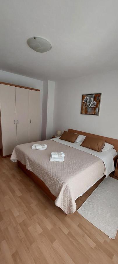 Pahljina Apartments Palit Екстер'єр фото