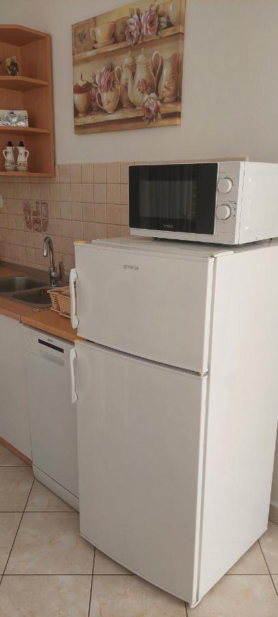 Pahljina Apartments Palit Екстер'єр фото